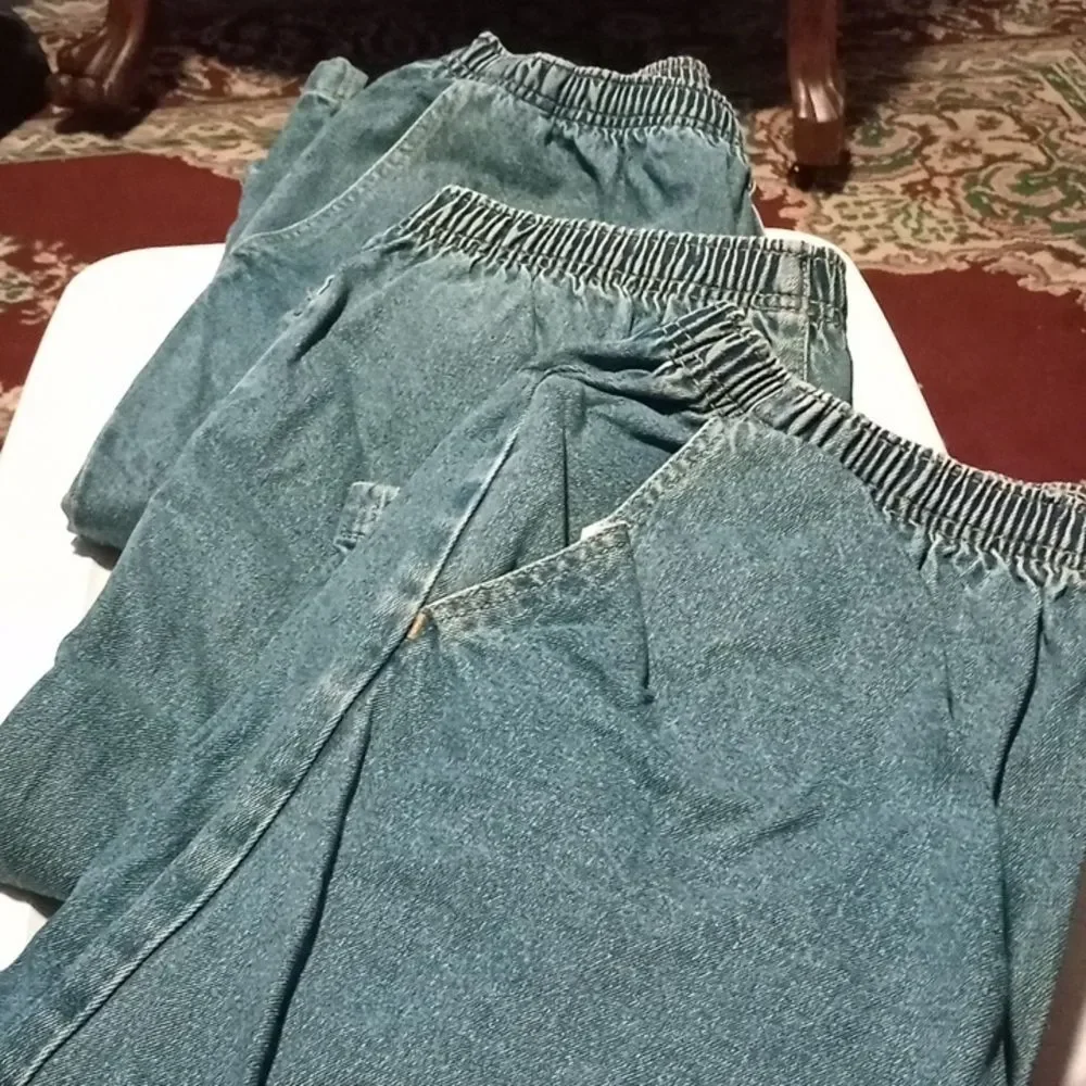 Cabin Creek women's jeans capris, lot of 3. - size 12 (Jea026,027, 028)